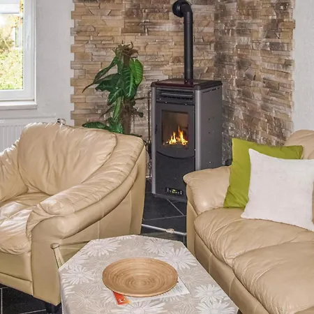 2 Bedroom Awesome In 펜션 Rubkow