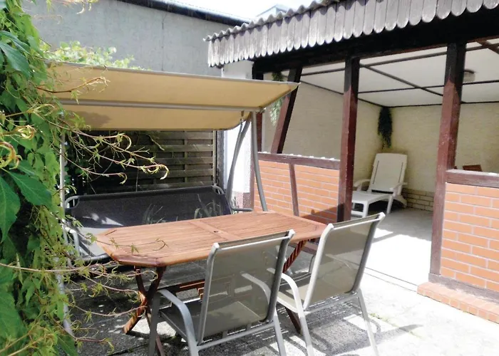 2 Bedroom Awesome In Ferienhaus *